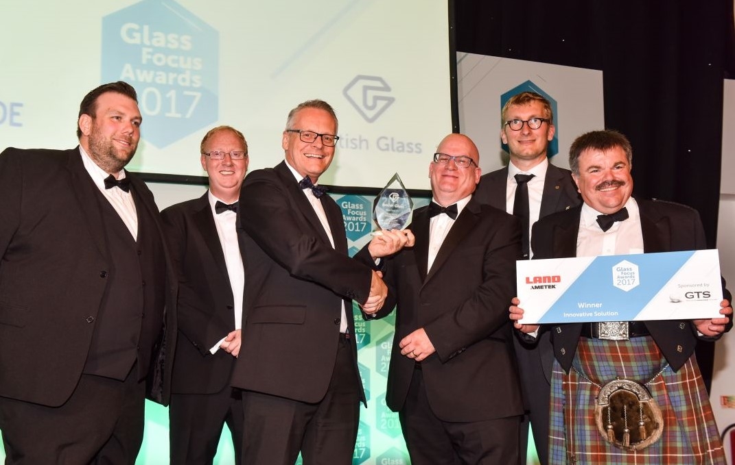 AMETEK Land collects the Glass Focus award for Innovative Solution